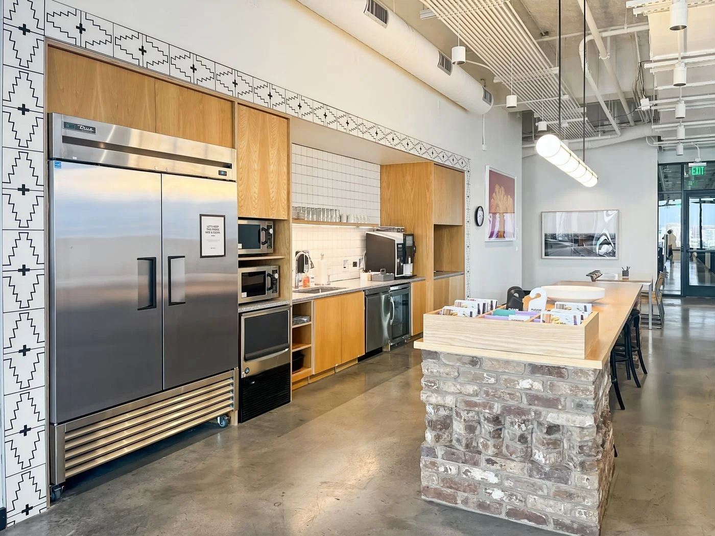 Photo 1 of 101 E Washington, Phoenix, AZ 85004