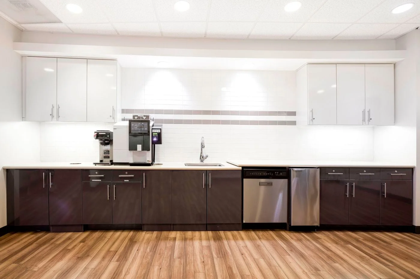 Photo 2 of 4000 S Faber Place Drive Suite 300, Chandler, TX 29405