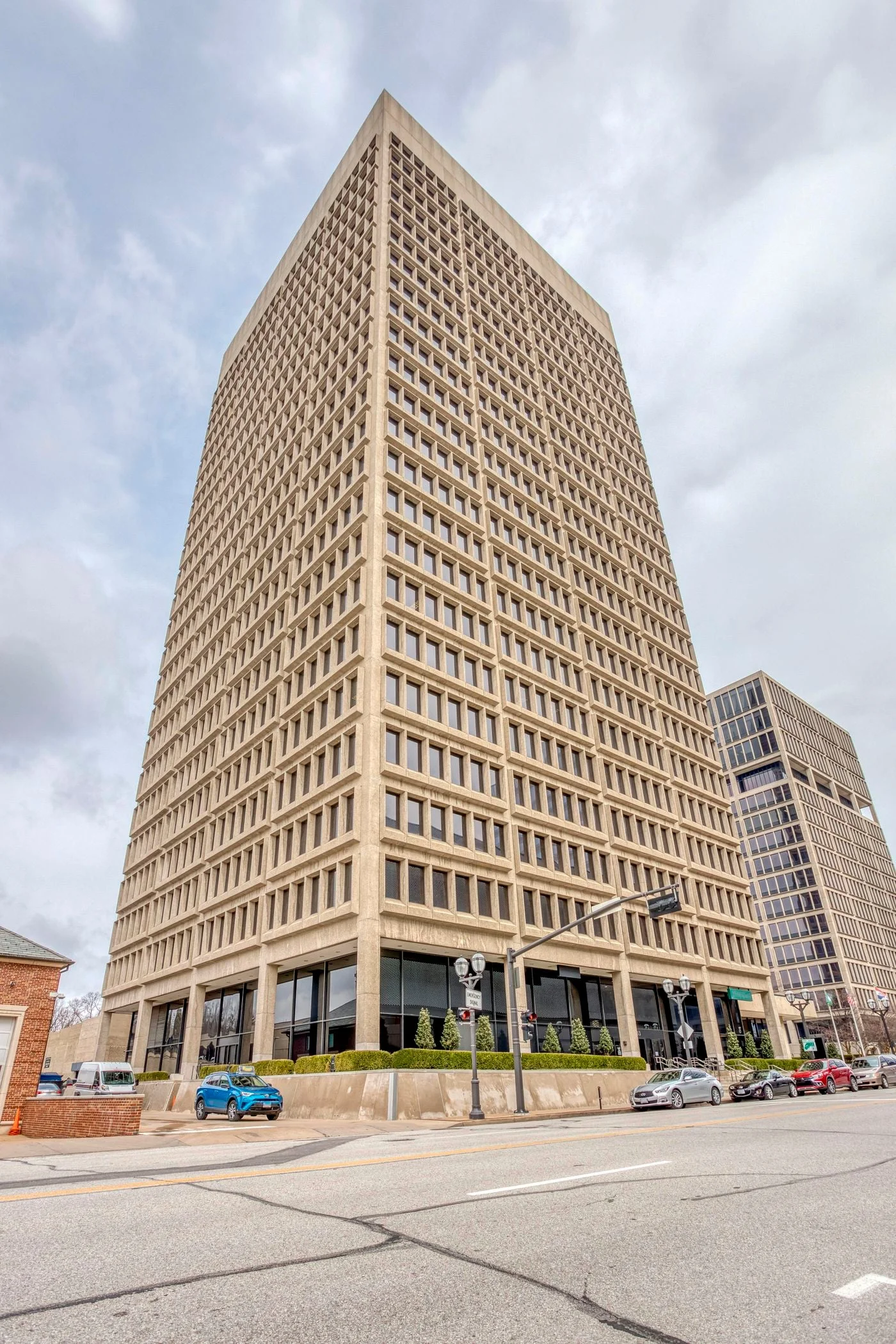 Photo 2 of 7733 Forsyth Blvd 11th Floor, Clayton, MO 63105