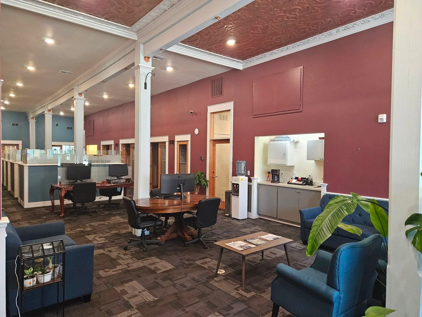 Photo 2 of 609, East Main Street, Cottage Grove, OR 97424