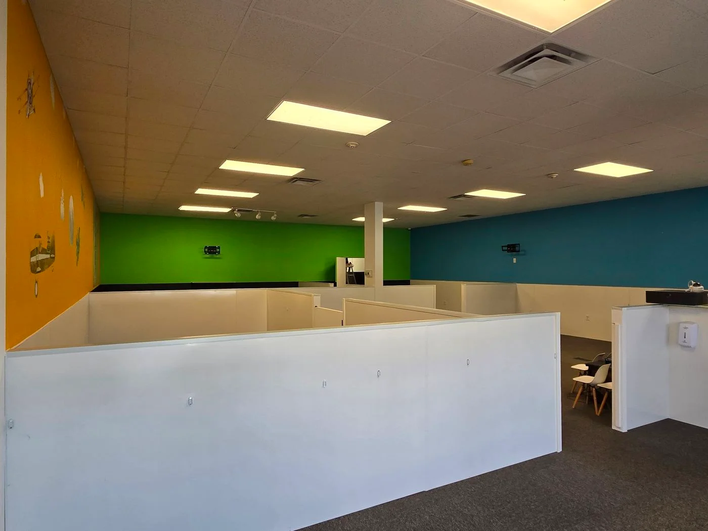 Photo 3 of 2137 Volunteer Pkwy, Bristol, TN 37620