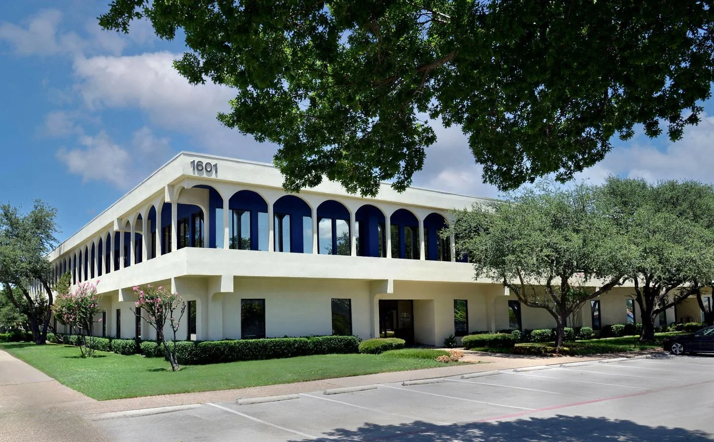 Photo-3 of 1601 E Lamar Blvd, Arlington, TX 76011