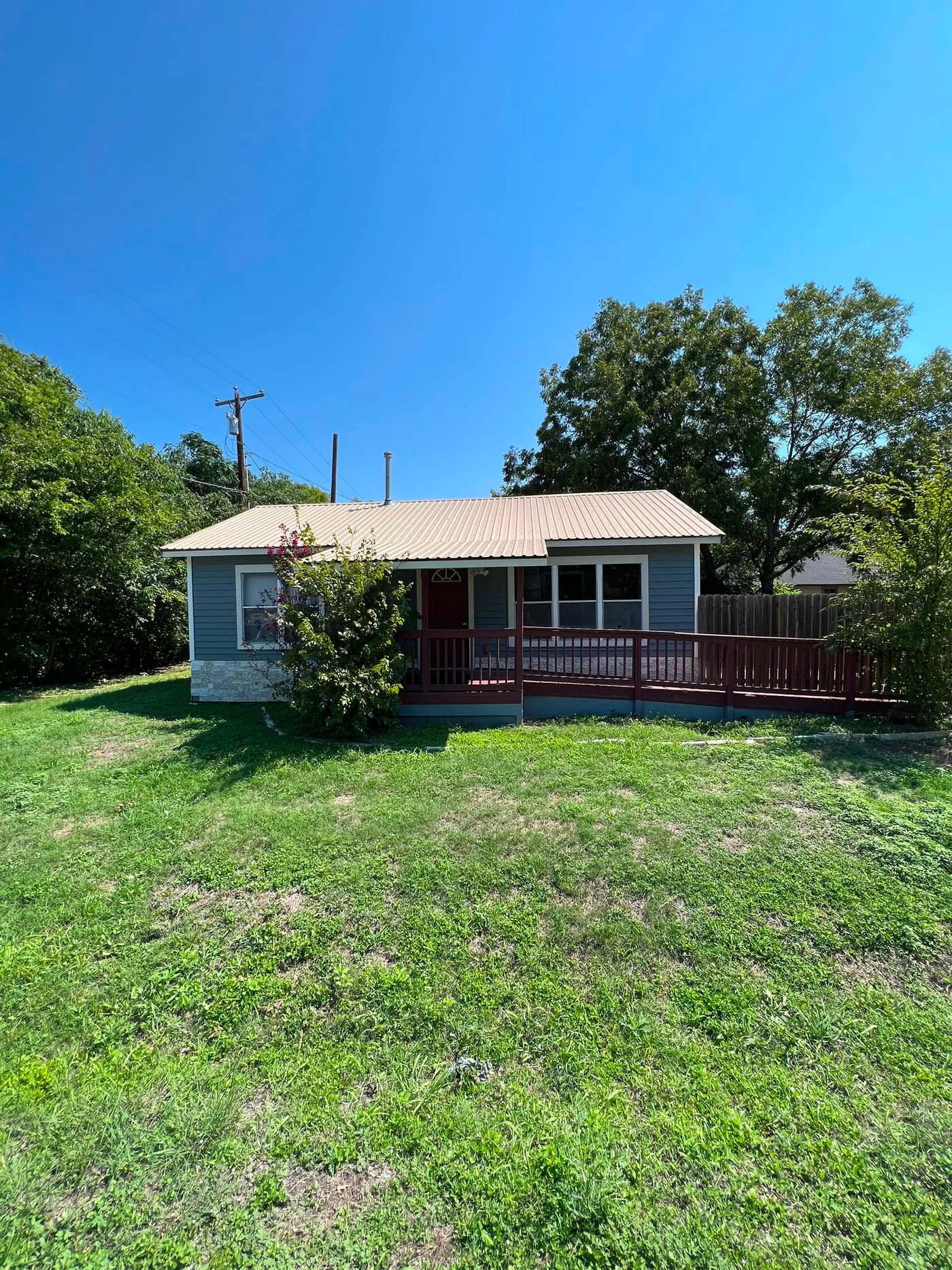 Photo 2 of 204 West St, Hutto, TX 78634