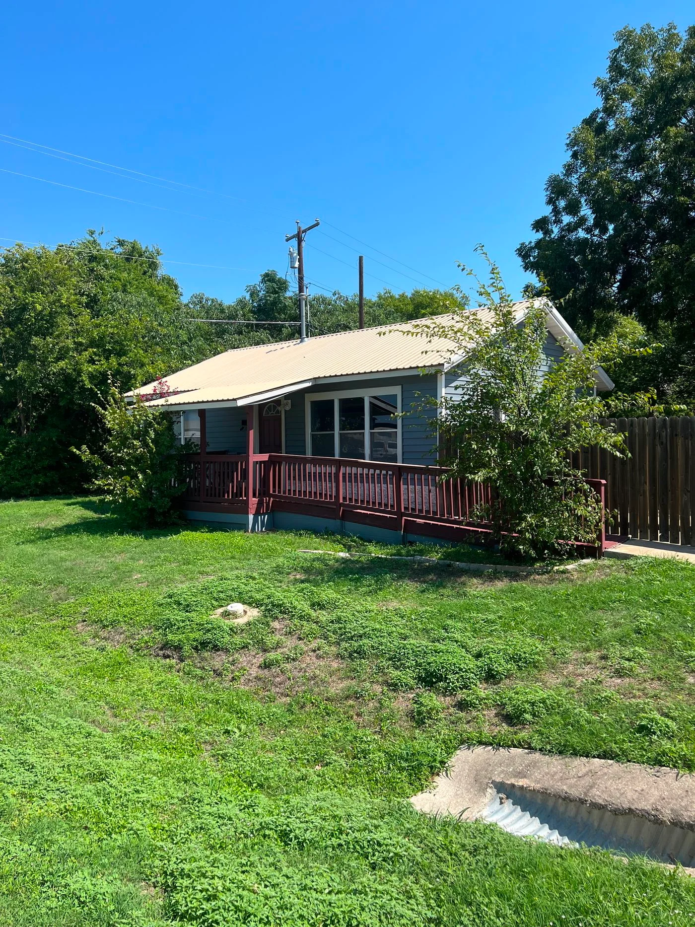 Photo 3 of 204 West St, Hutto, TX 78634