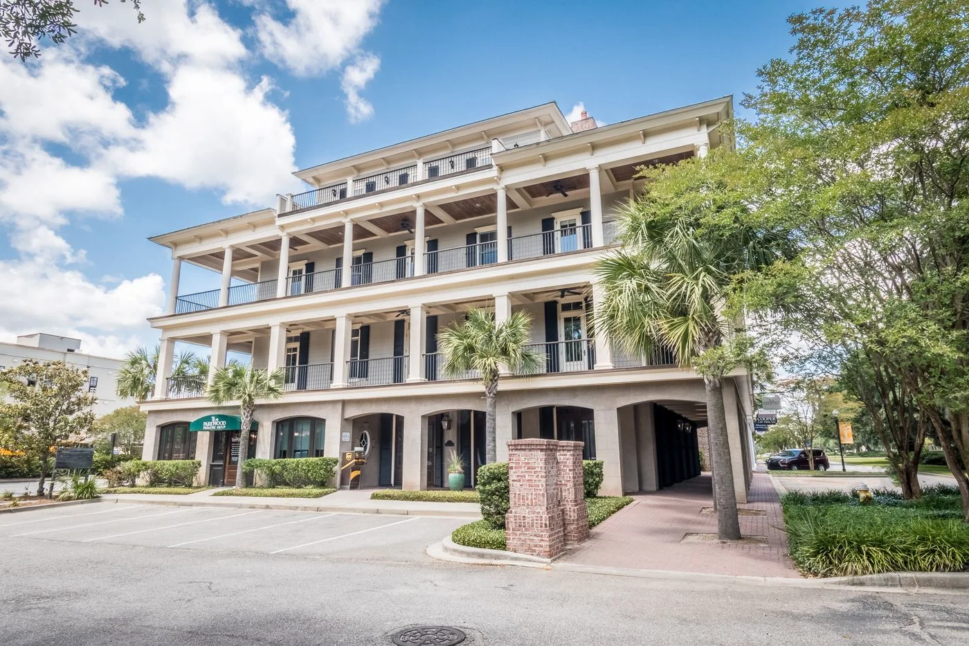 Photo-2 of 109 River Landing Dr, Charleston, SC 29492