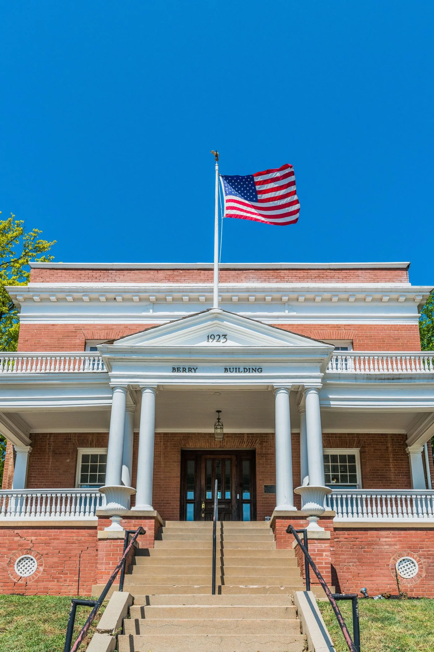 Photo 1 of 1923 N Classen Blvd, Oklahoma City, OK 73106