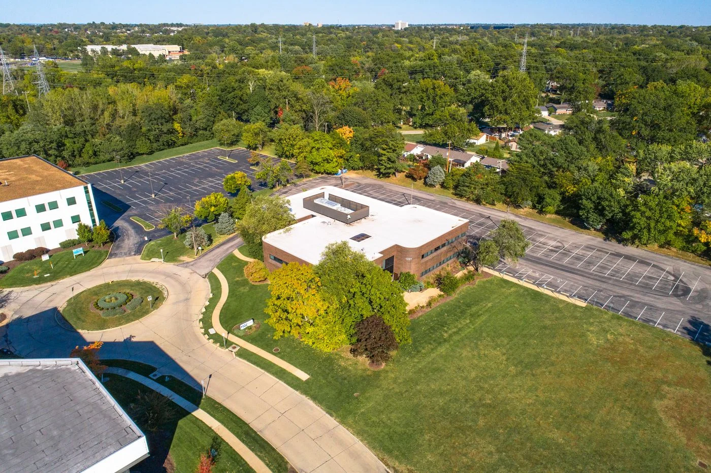 Photo-2 of 1227 Fern Ridge Parkway, Saint Louis, MO 63141