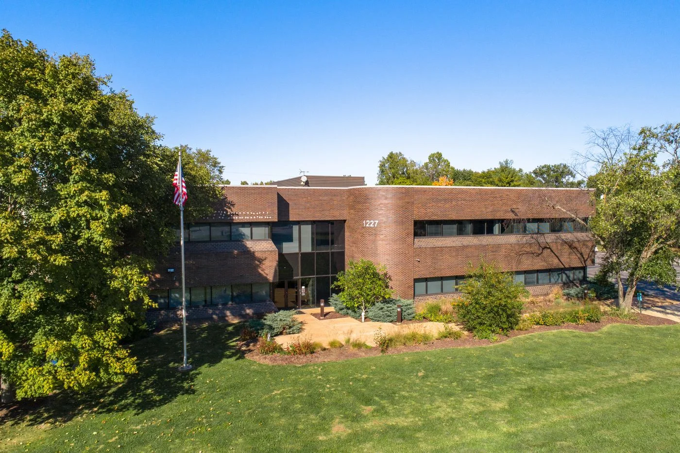 Photo-3 of 1227 Fern Ridge Parkway, Saint Louis, MO 63141