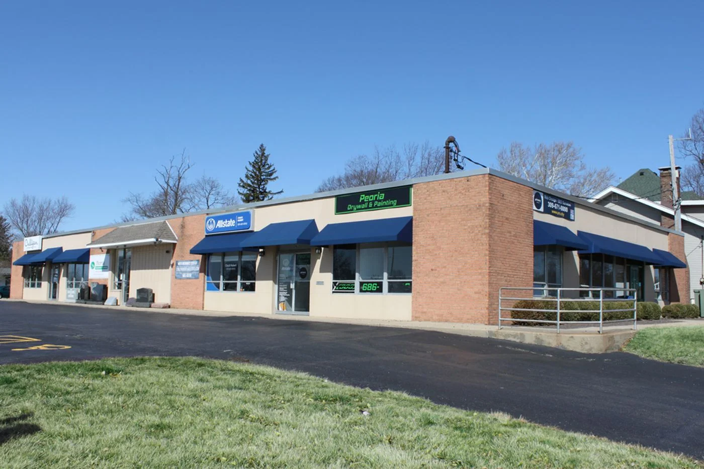 Photo 1 of 3701 Sheridan Road, Peoria, IL 61614
