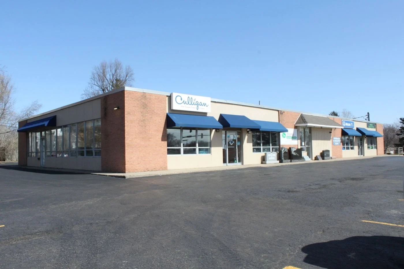 Photo 2 of 3701 Sheridan Road, Peoria, IL 61614