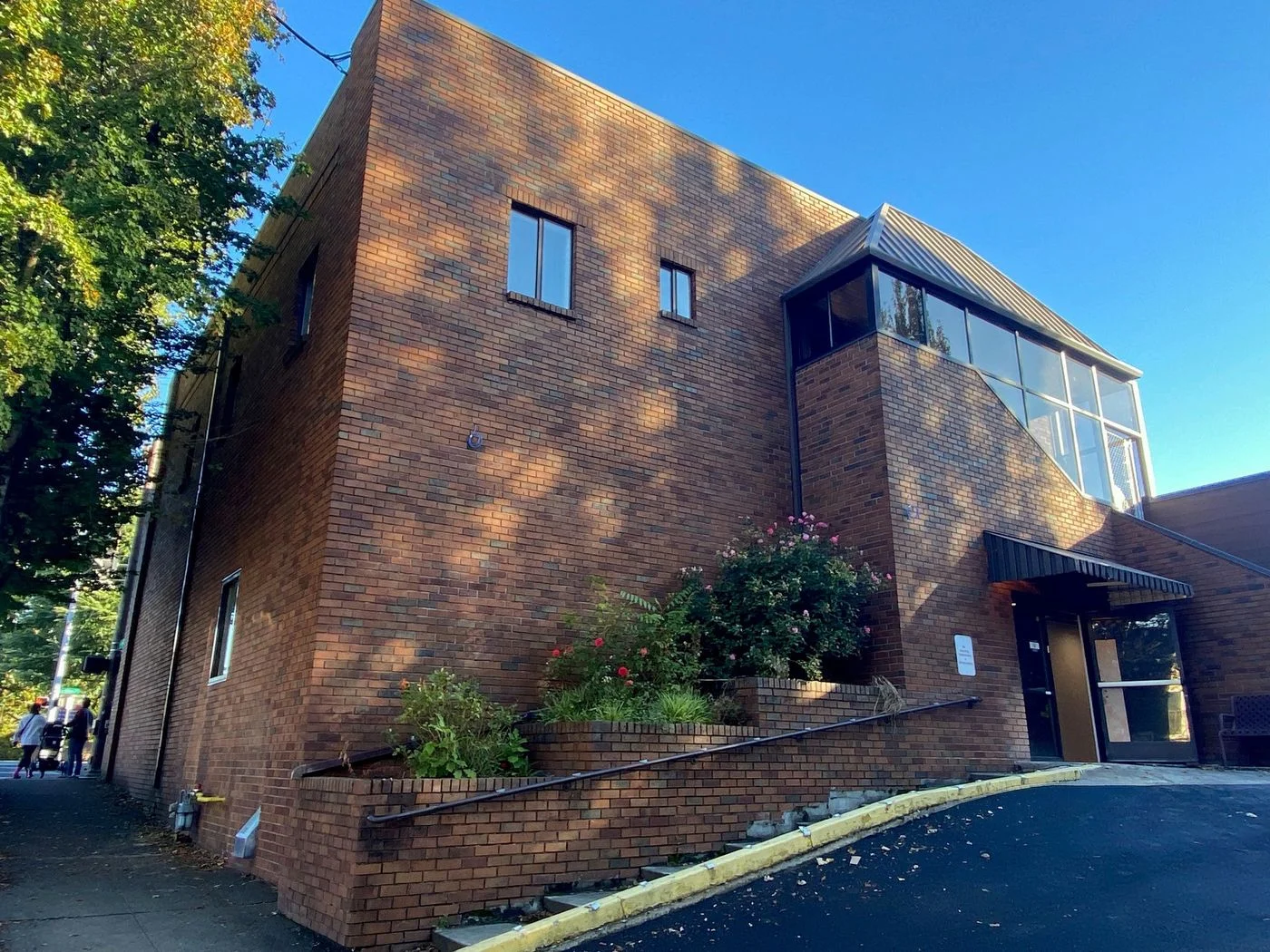 Photo 2 of 4702 4712 Wi NE Glisan St, Portland, OR 97213