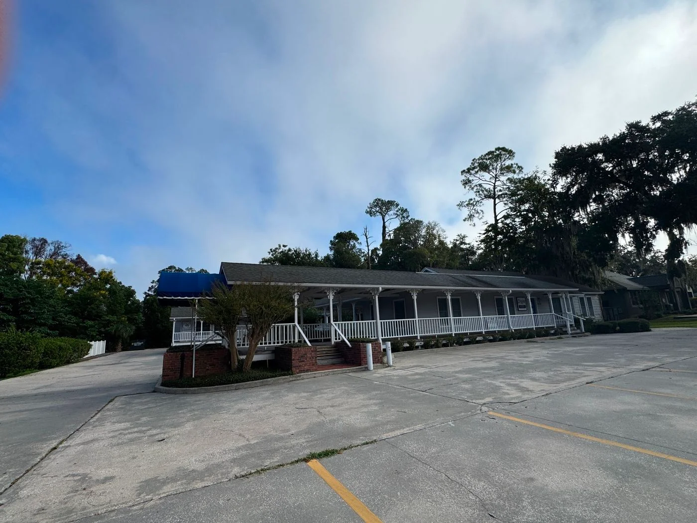 Photo 2 of 2215 E Fort King St, Ocala, FL 34471