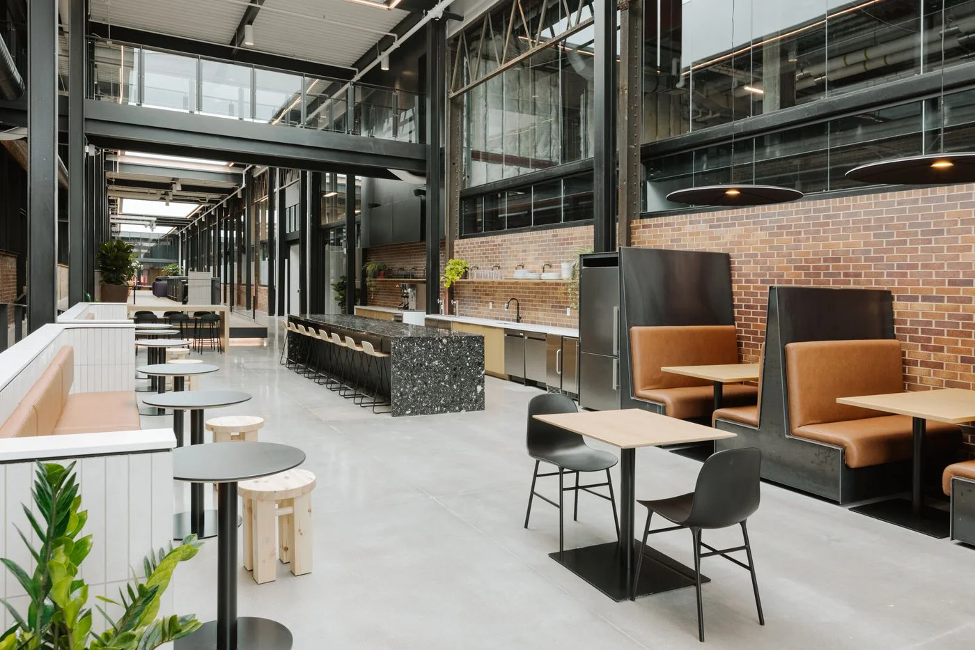 Photo 1 of 609 S 48th St, Omaha, NE 68106