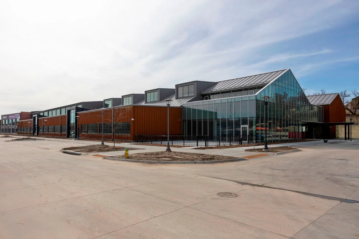 Photo 2 of 609 S 48th St, Omaha, NE 68106