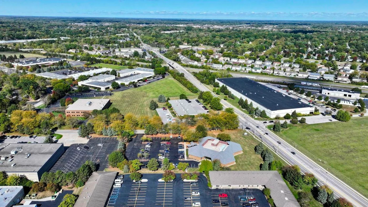 Photo 2 of 1661 Holland Rd, Maumee, OH 43537