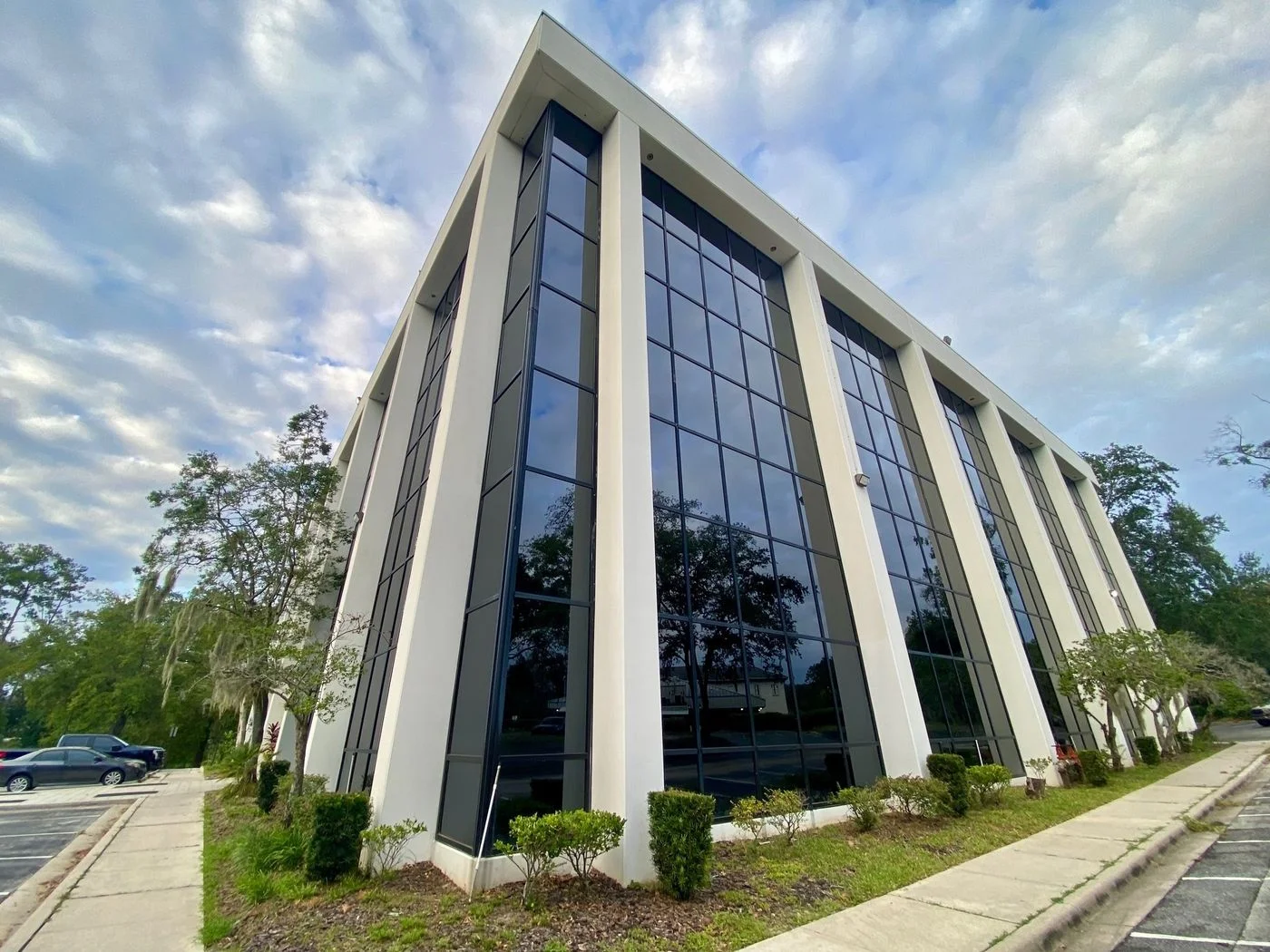 Photo 1 of 3986 Boulevard Center Dr, Jacksonville, FL 32207