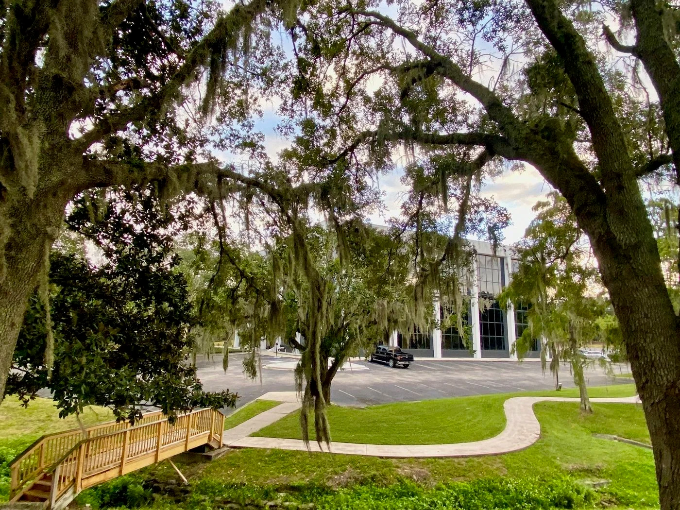 Photo 3 of 3986 Boulevard Center Dr, Jacksonville, FL 32207