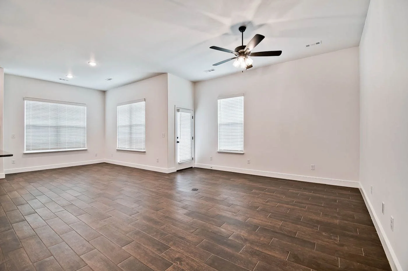 Photo-3 of 2140 Bluestem Dr, Centerton, AR 72719
