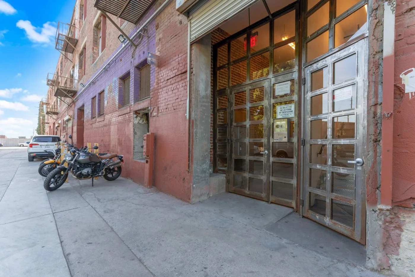 Photo 1 of 2079 E 15th St, Los Angeles, CA 90021