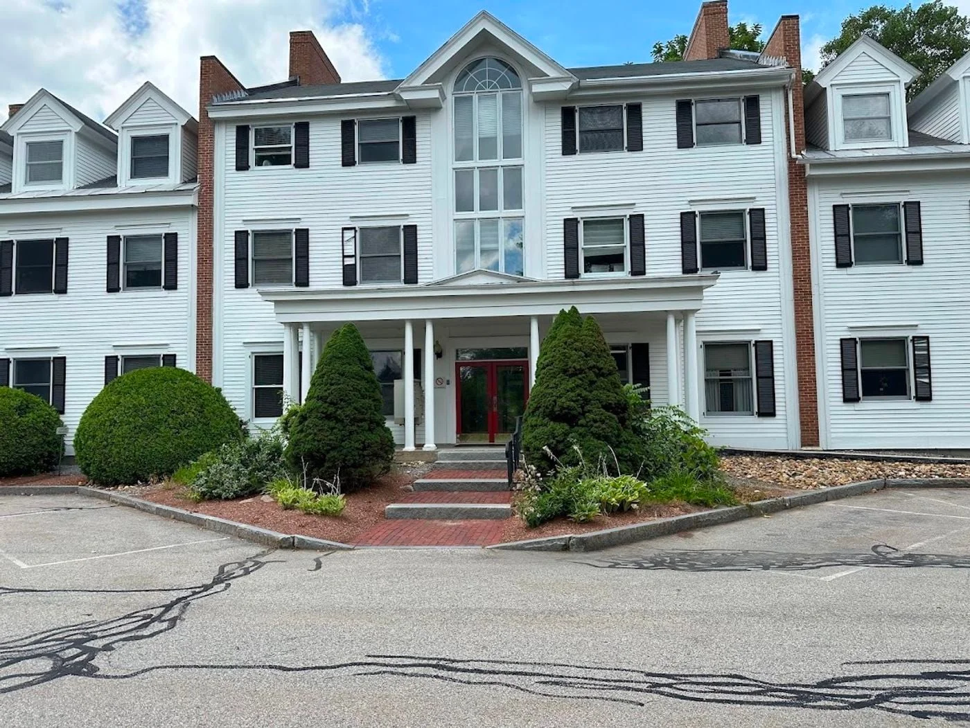 Photo 2 of 501 South St, Bow, NH 03304