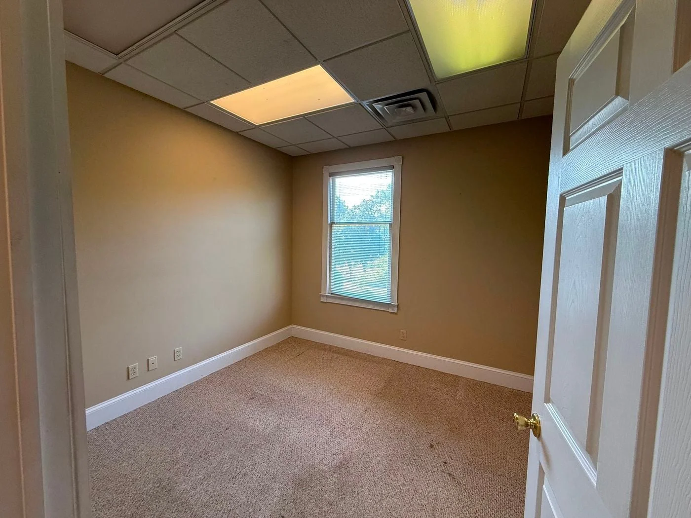 Photo 3 of 324 West Pike Street, Lawrenceville, GA 30046