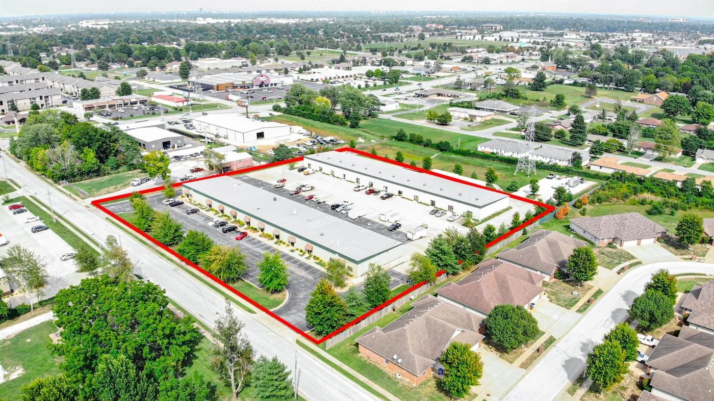 Photo 3 of 4270 S. Hillcrest, Springfield, MO 65810