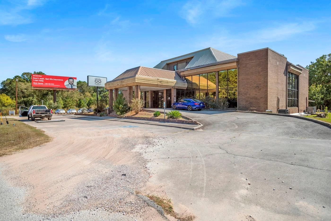 Photo 3 of 610 N Loop 336 E, Conroe, TX 77301