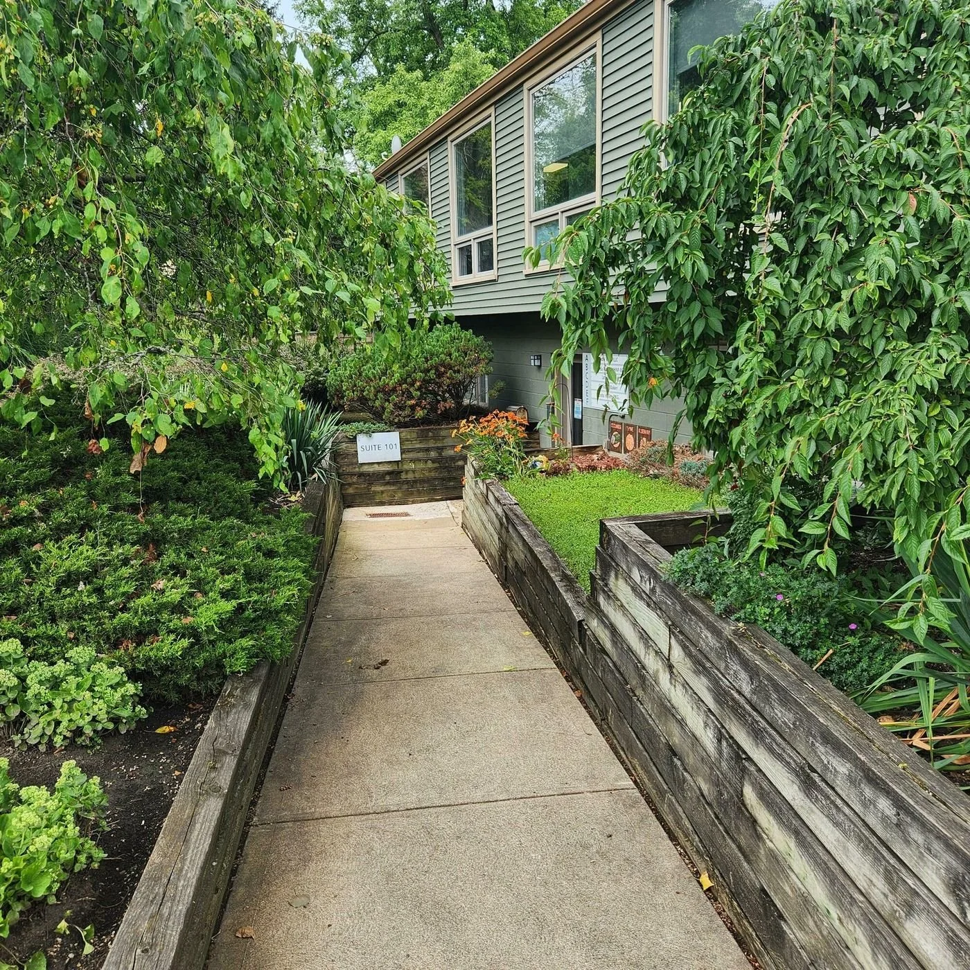 Photo-3 of 4589 Kenny Rd, Columbus, OH 43220