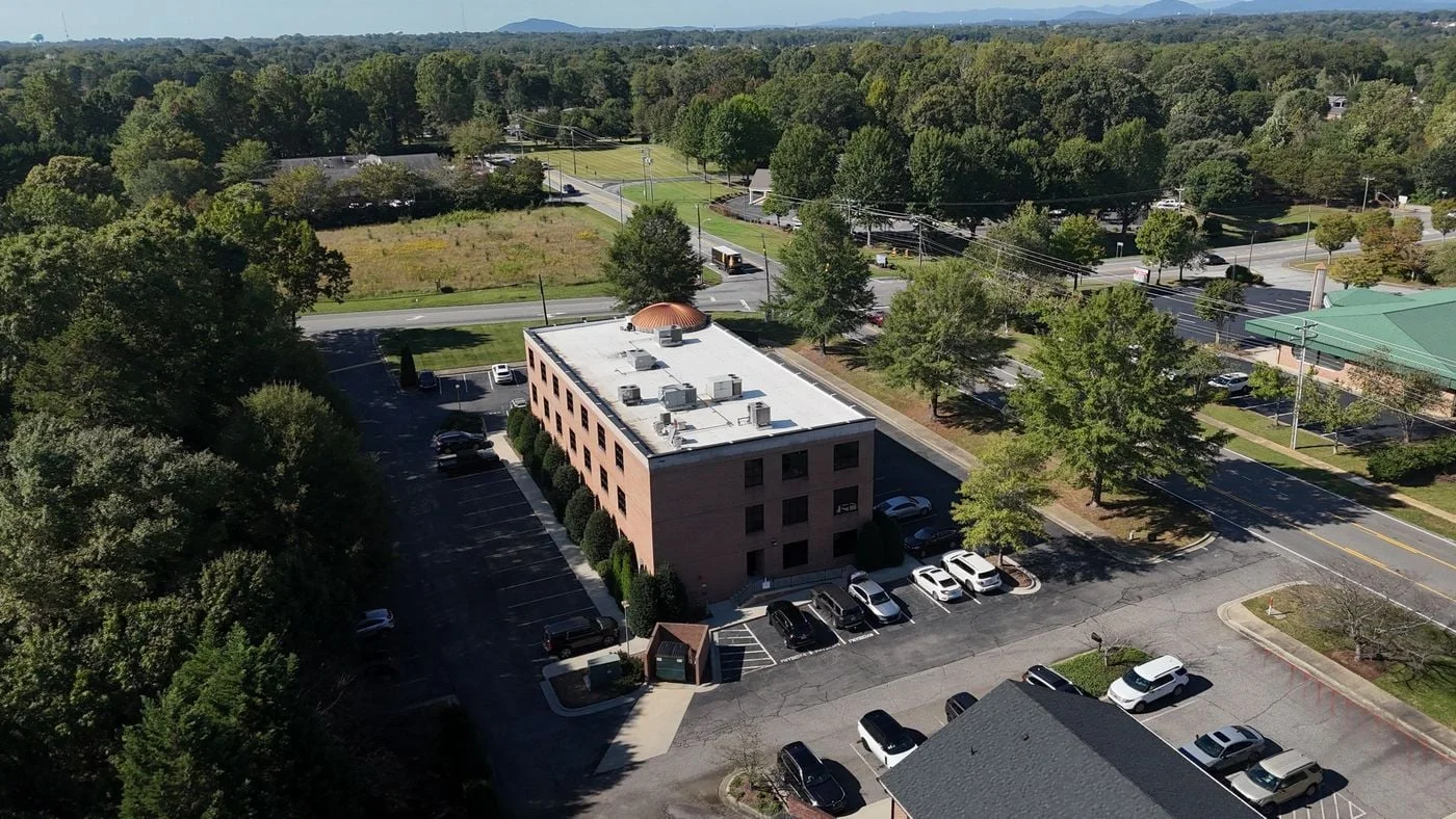 Photo 2 of 2810 16th St NE, Hickory, NC 28601