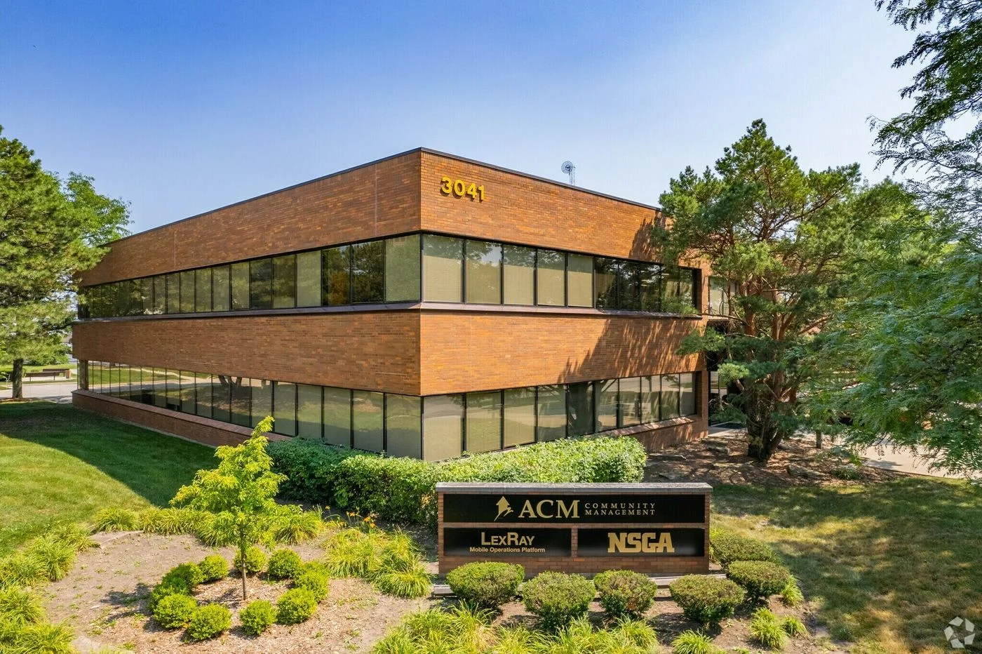 Photo 1 of 3041 Woodcreek Dr, Downers Grove, IL 60515