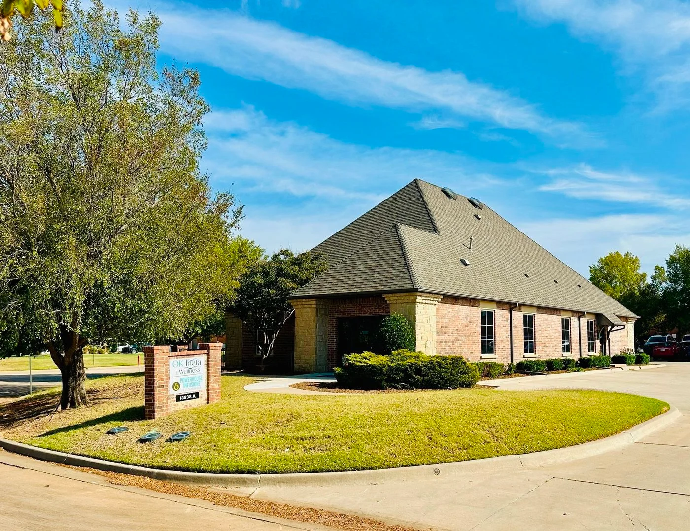 Photo 1 of 13838 Quail Pointe Dr, Oklahoma City, OK 73134