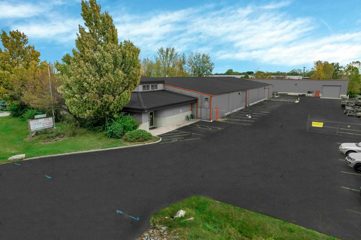 Photo 2 of 850 Kaderly Dr, Columbus, OH 43228