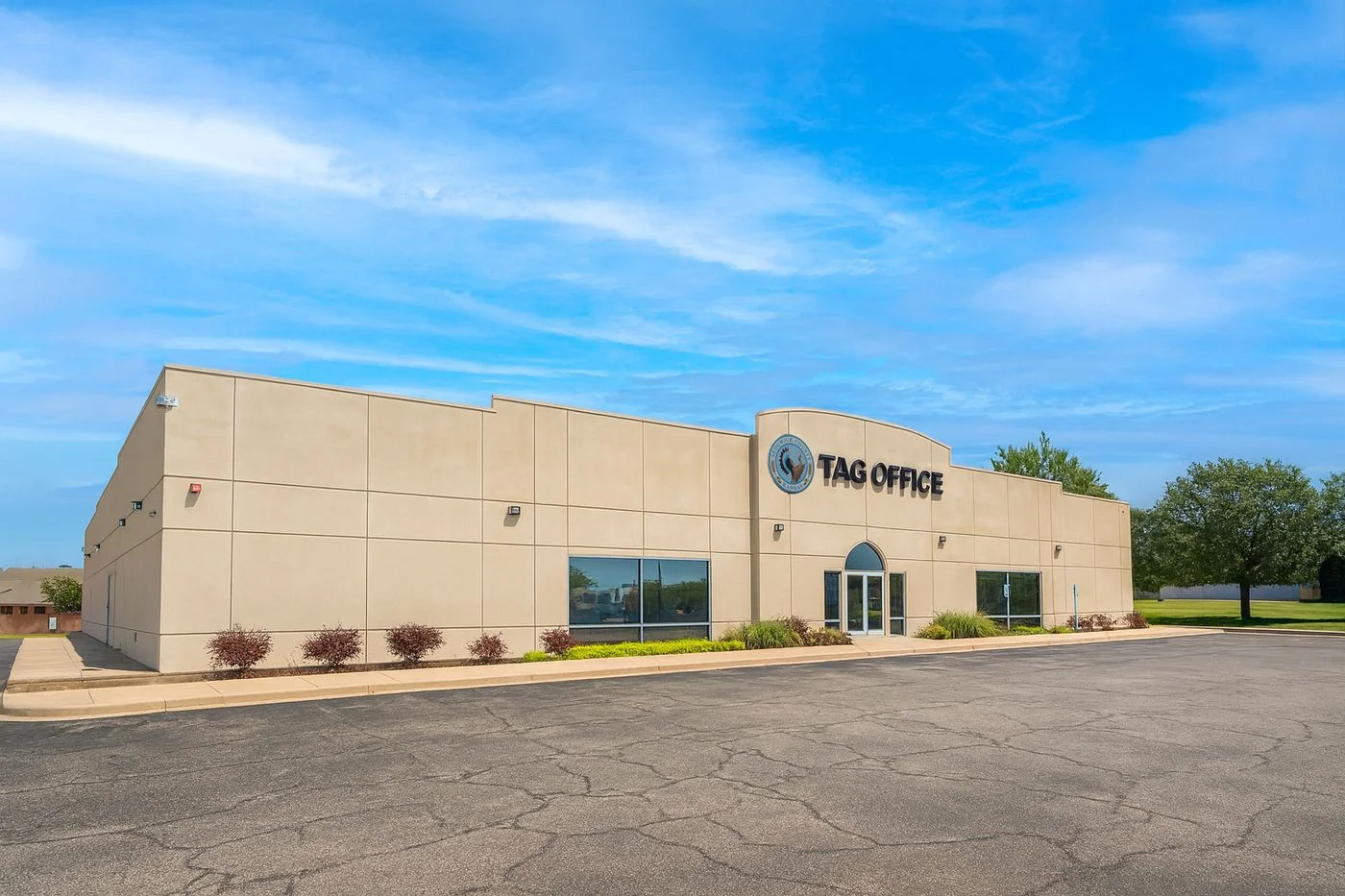 Photo 2 of 5620 E Kellogg Dr, Wichita, KS 67218