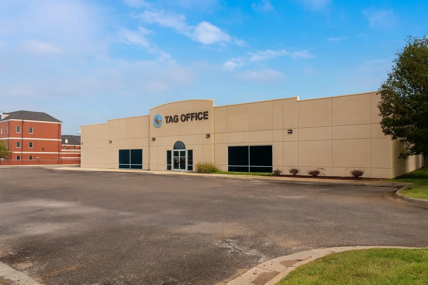 Photo 3 of 5620 E Kellogg Dr, Wichita, KS 67218