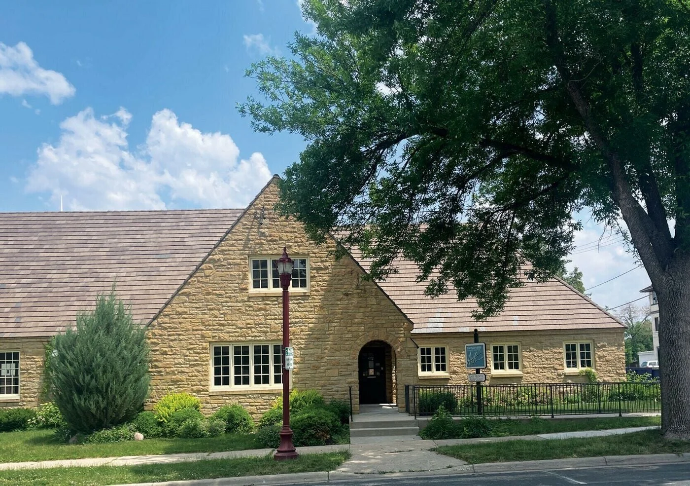 Photo 1 of 523 S 2nd St, Mankato, MN 56001