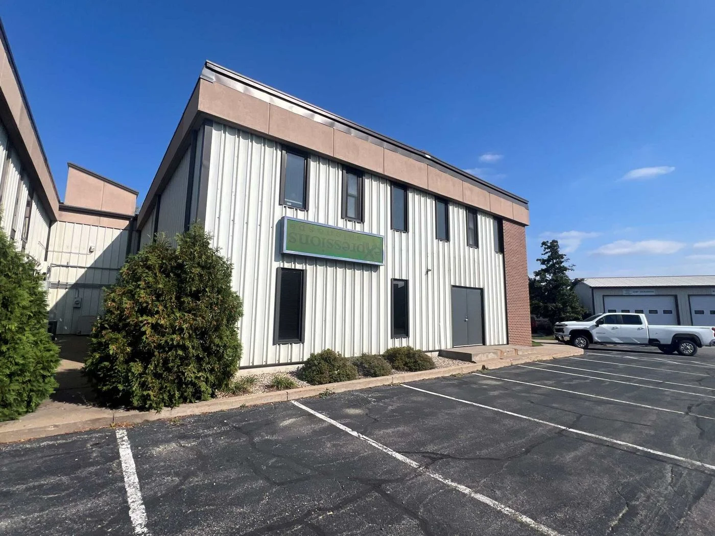 Photo 3 of 4837 1st Ave SE, Cedar Rapids, IA 52402