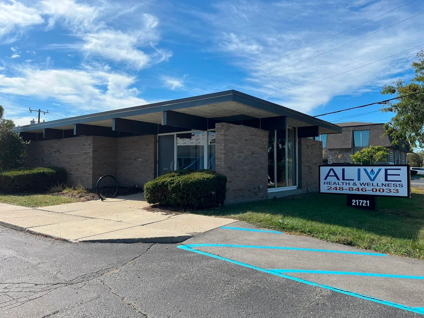 Photo 1 of 21721 W 11 Mile, Southfield, MI 48034