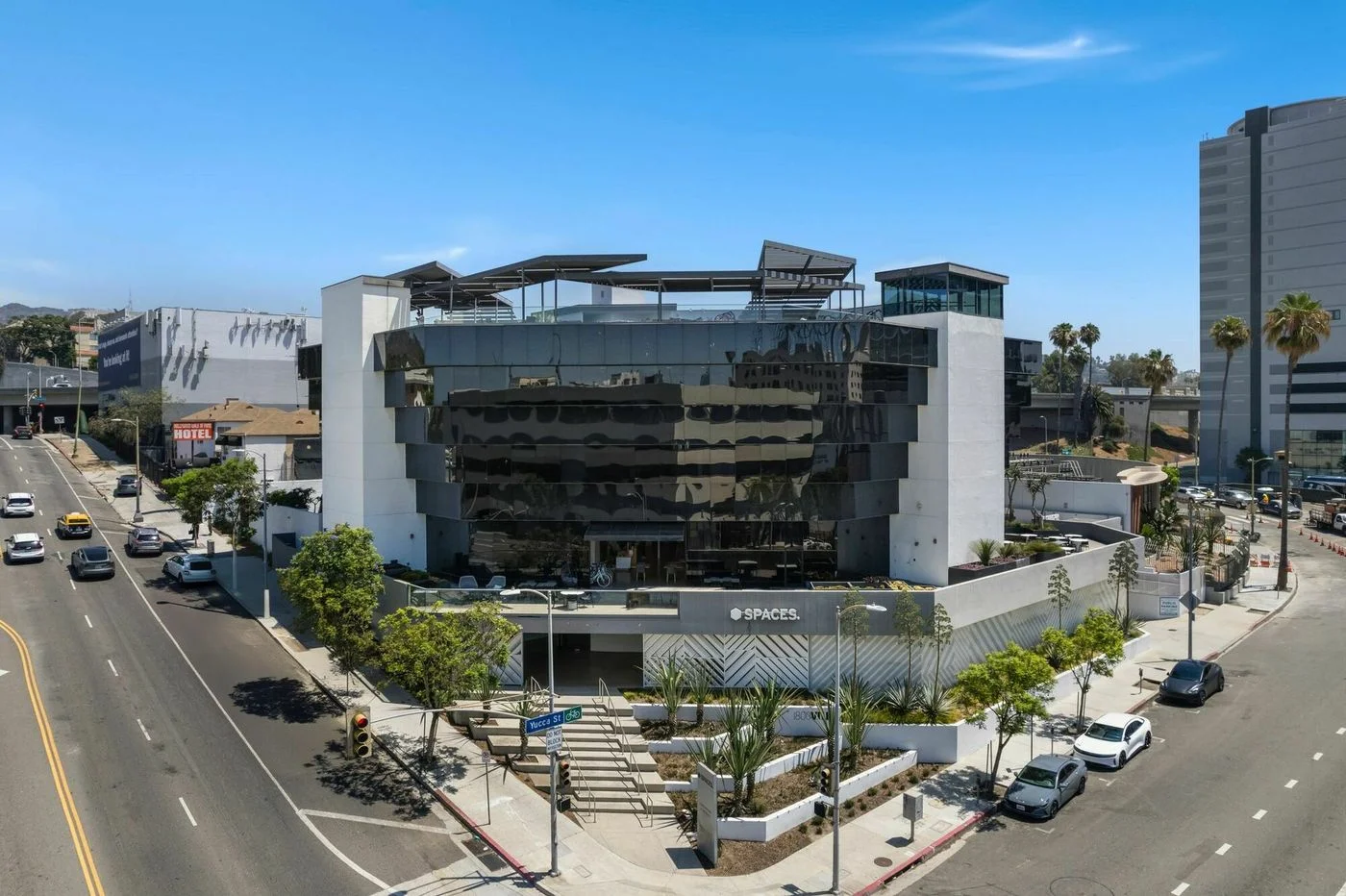 Photo 1 of 1800 Vine St, Los Angeles, CA 90028