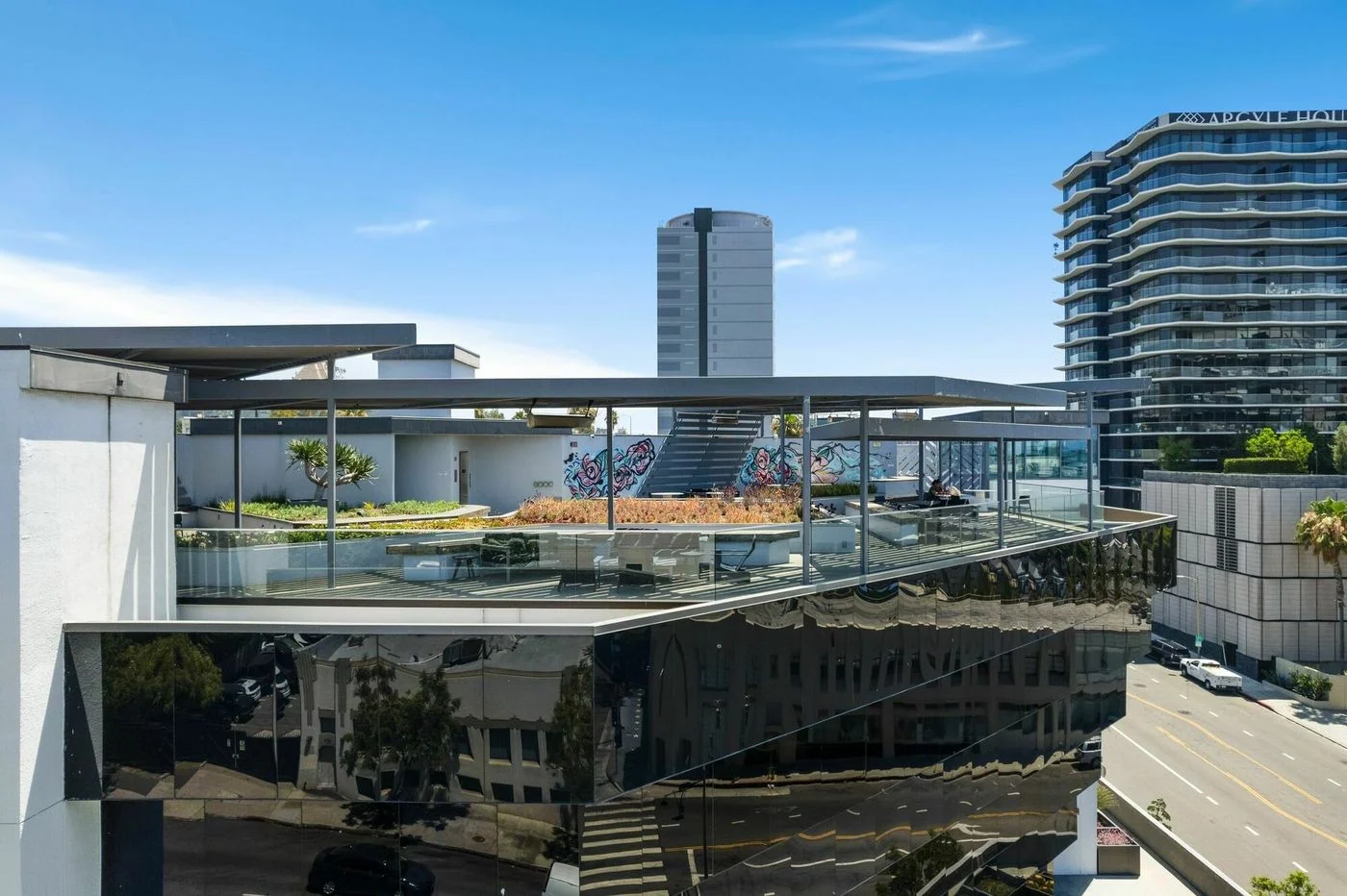 Photo 3 of 1800 Vine St, Los Angeles, CA 90028