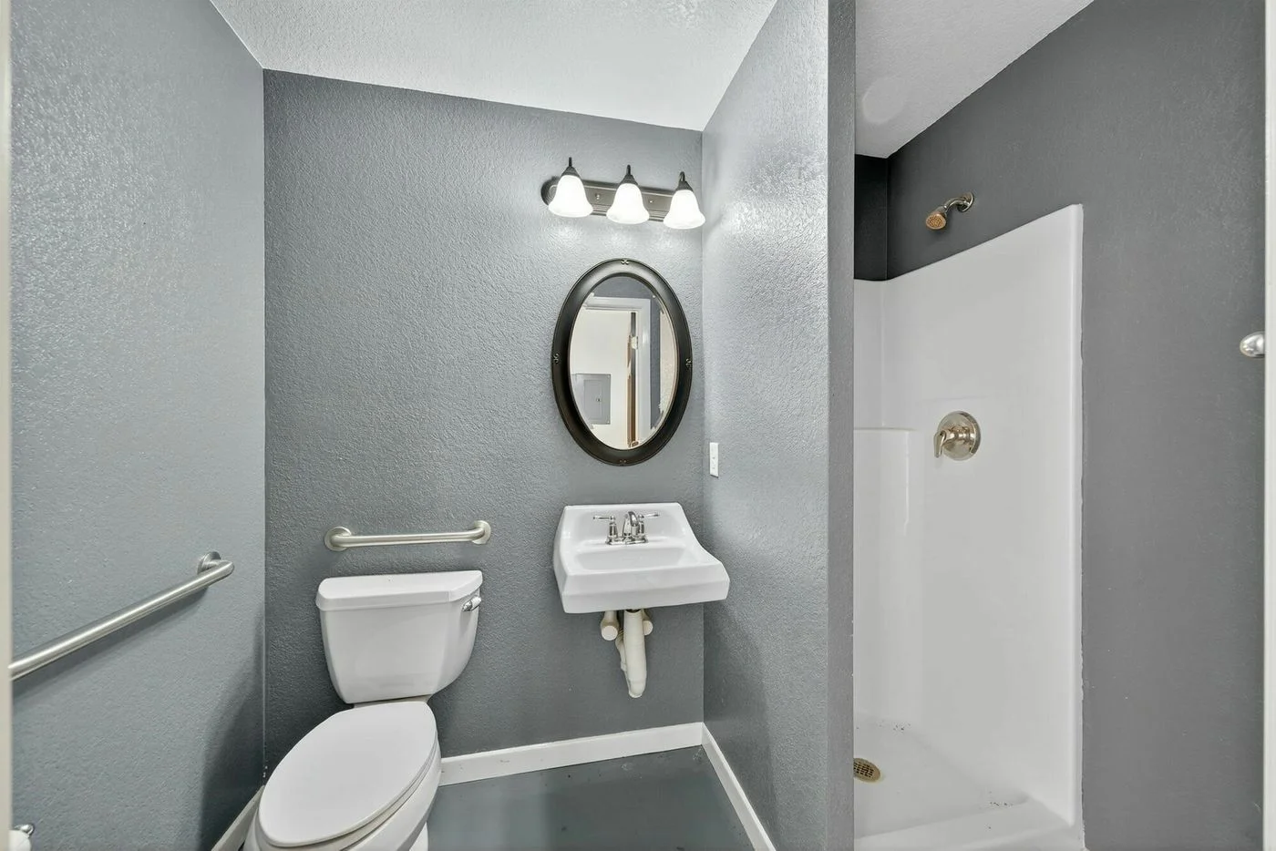 Photo 3 of 916 E Blanco Rd, Boerne, TX 78006