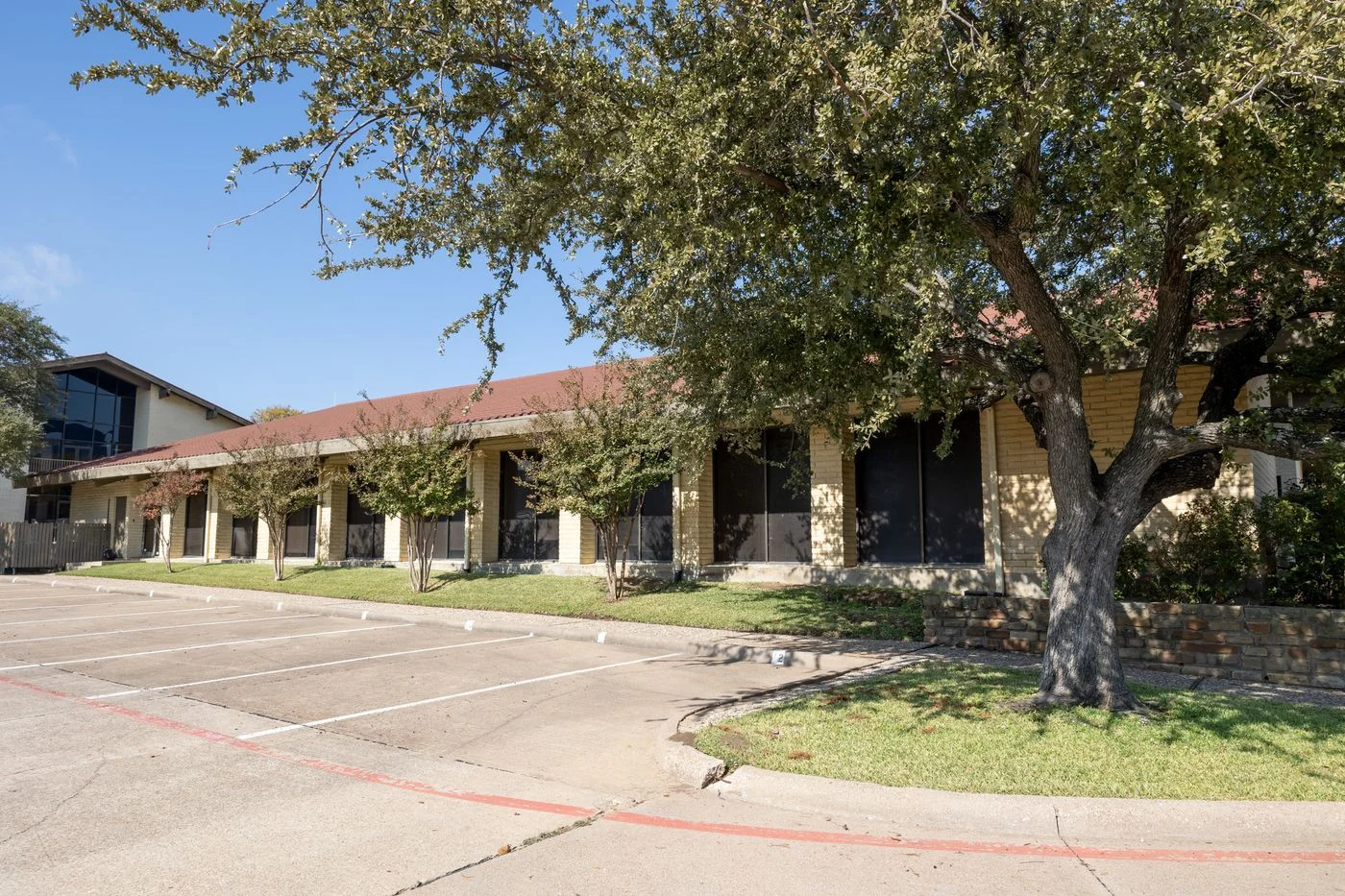 Photo 2 of 4956 North O'Connor Road, Irving, TX 75062