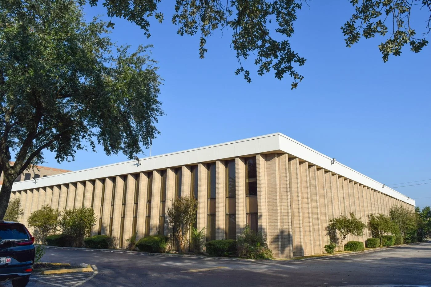 Photo 2 of 9219 Katy Fwy, Houston, TX 77024