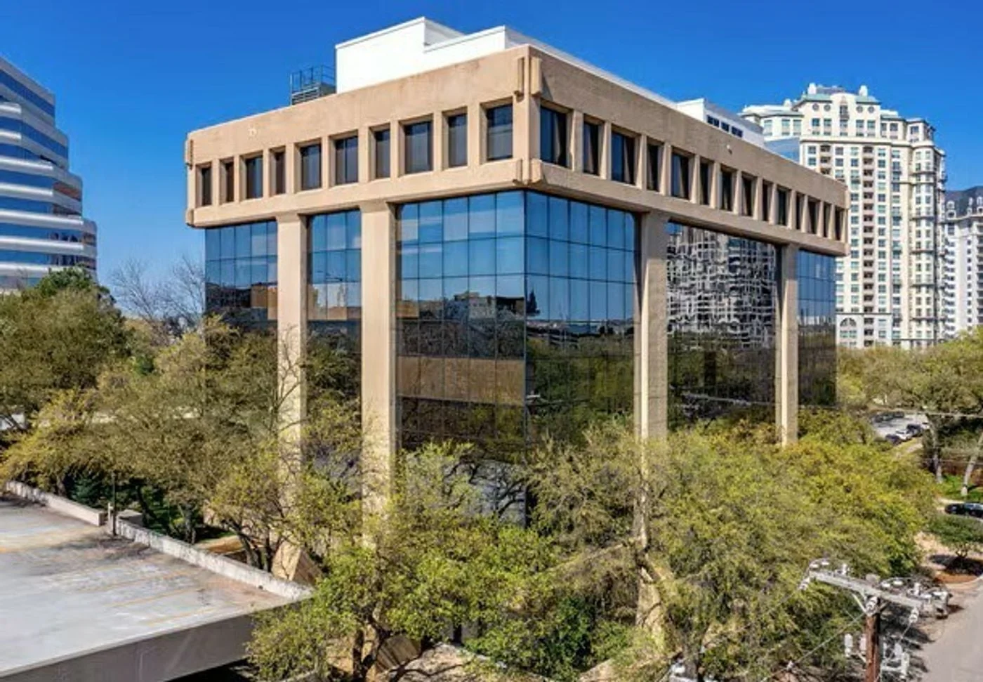 Photo 1 of 3141 Hood Street, Dallas, TX 75219