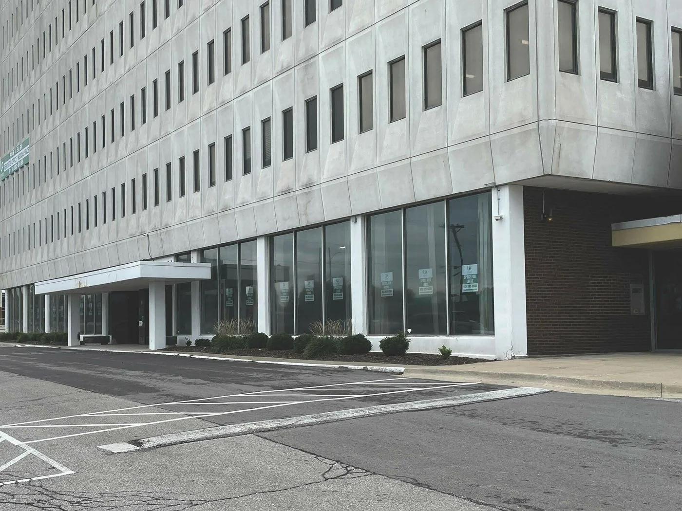 Photo 1 of 4240 Blue Ridge Boulevard, Kansas City, MO 64133