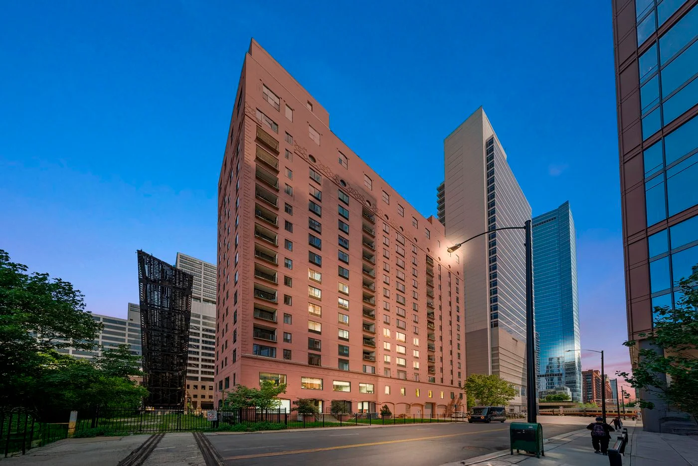 Photo 2 of 355 North Canal Street, Chicago, IL 60606