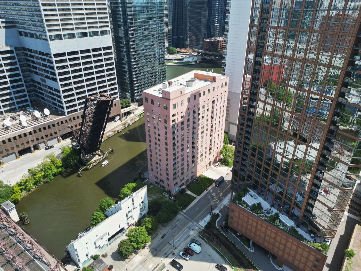 Photo 3 of 355 North Canal Street, Chicago, IL 60606