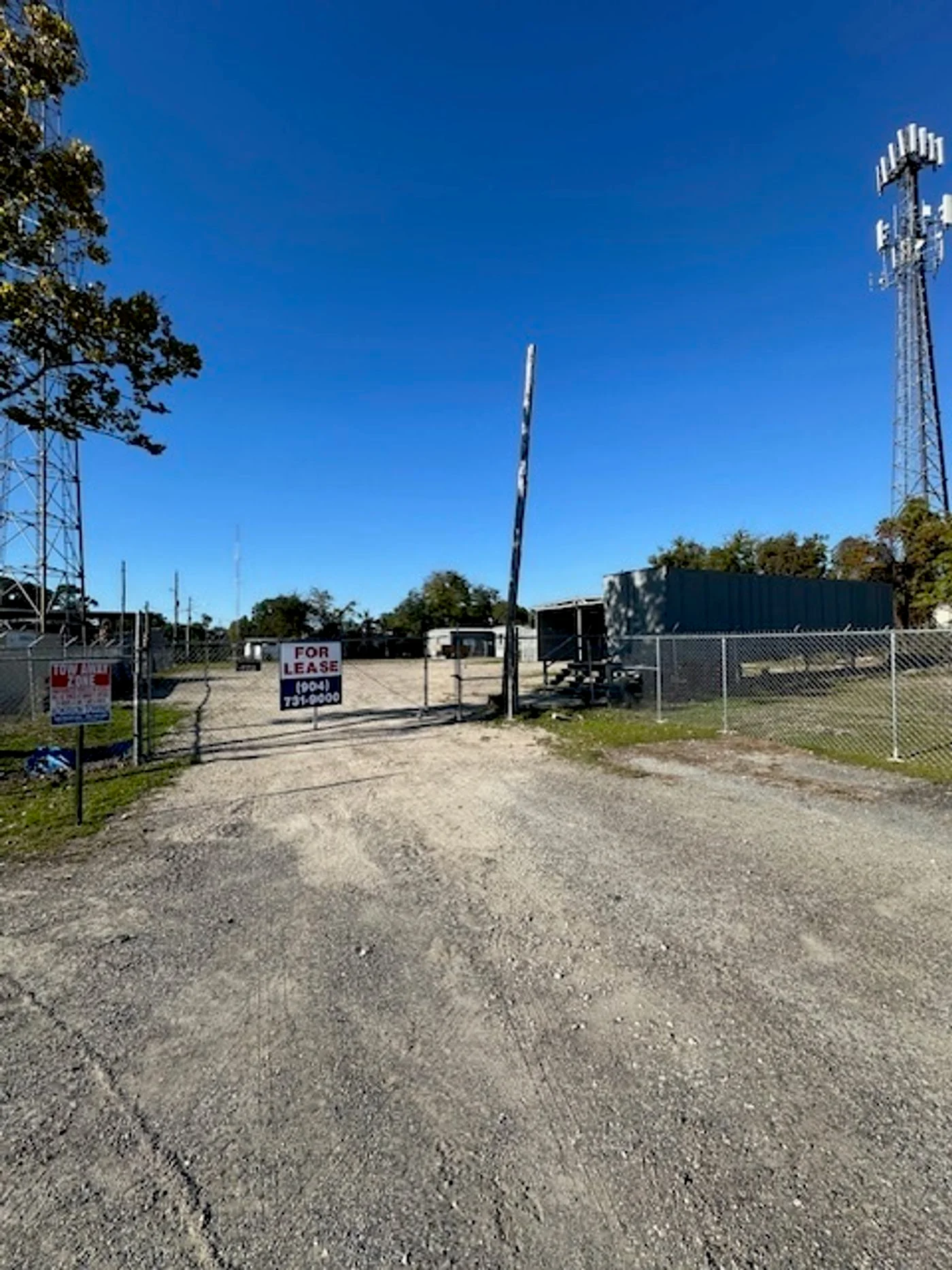 Photo 2 of 5025 Stepp Ave, Jacksonville, FL 32216