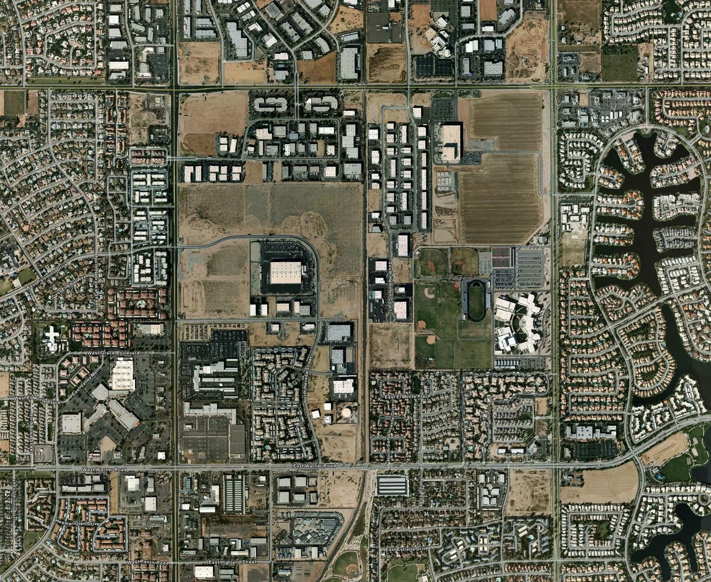 Photo 3 of 170 E Corporate Pl, Chandler, AZ 85225