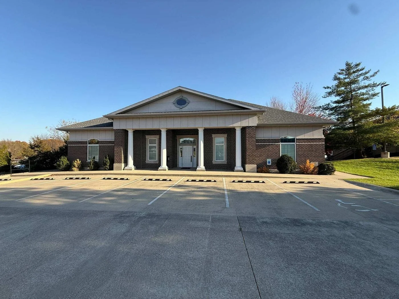 Photo 1 of 4125 Glass Rd NE, Cedar Rapids, IA 52402