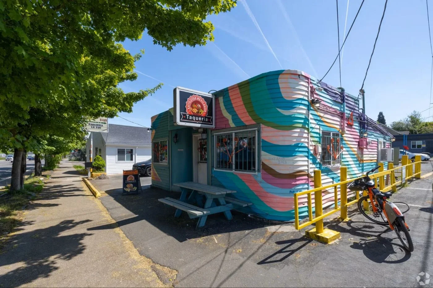 Photo 3 of 11518 NE Sandy Blvd, Portland, OR 97220